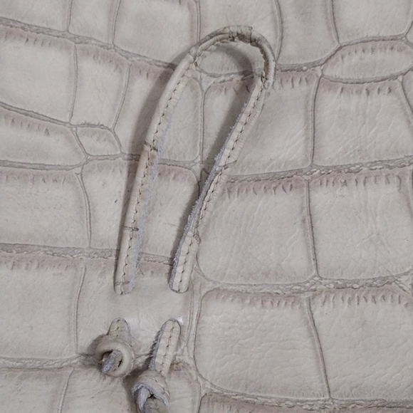 Esperanza Alligator Embosed Leather Shoulder Bag - Picture 10 of 14